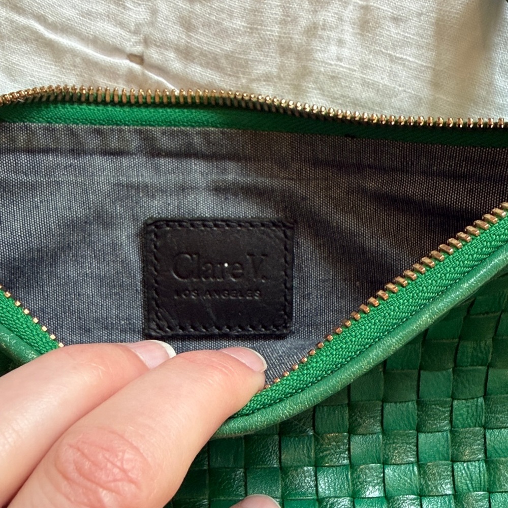 Green Woven Shoulder Bag - Stylish Everyday Carry - Picture 4 of 11